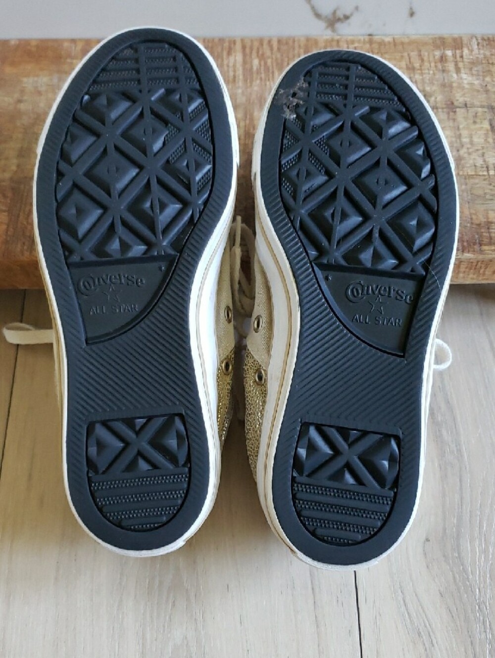 Converse White Women's Sneakers - Picture 6 of 6